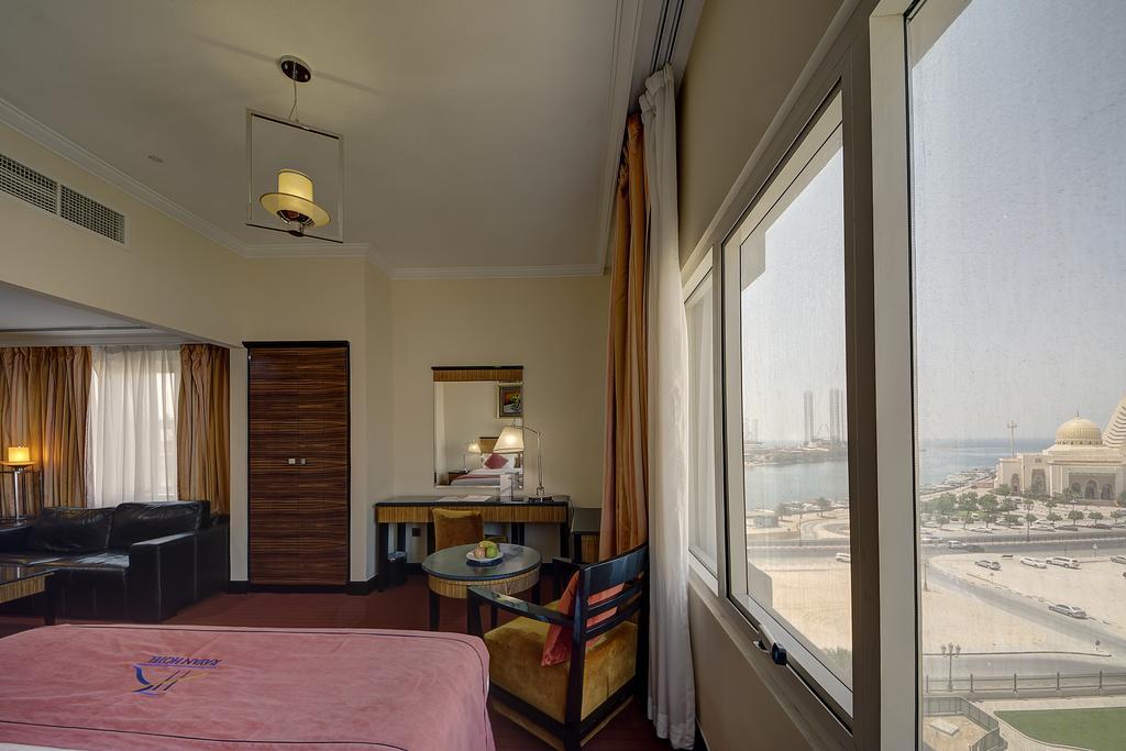 Rayan Hotel Corniche Sharjah Exteriör bild