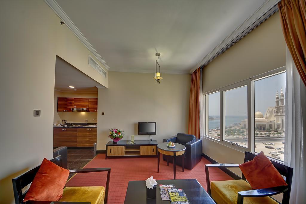 Rayan Hotel Corniche Sharjah Exteriör bild